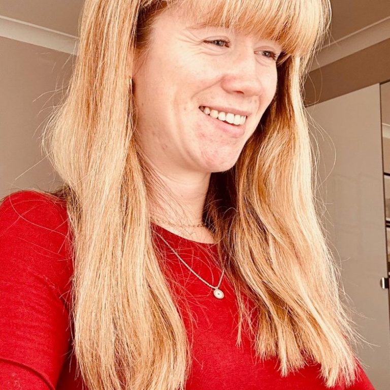 Hannah teaching online lesson